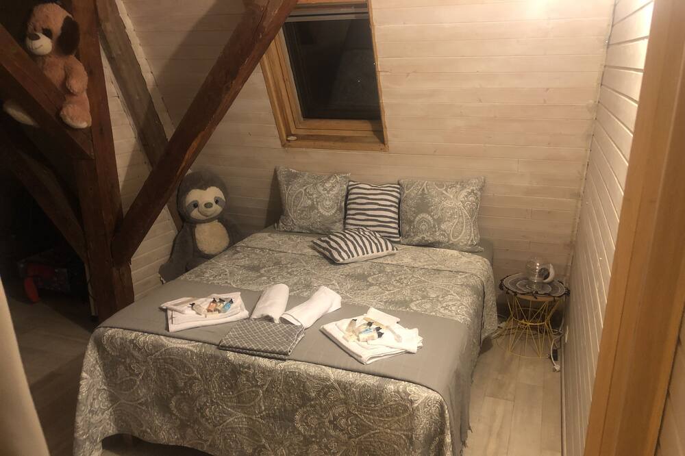 Photo of Bedroom in Crest