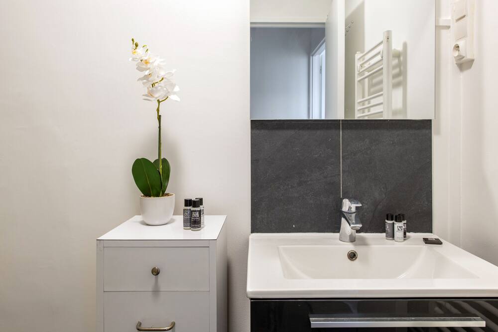 Photo of Bathroom in Chatillon