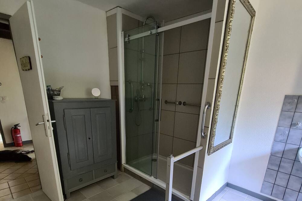 Photo of Bathroom in Velorcey