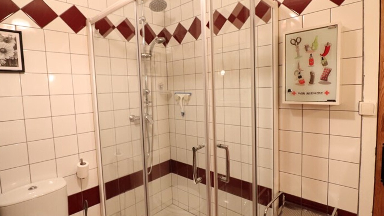 Photo of Bathroom in Neuveglise-sur-Truyere