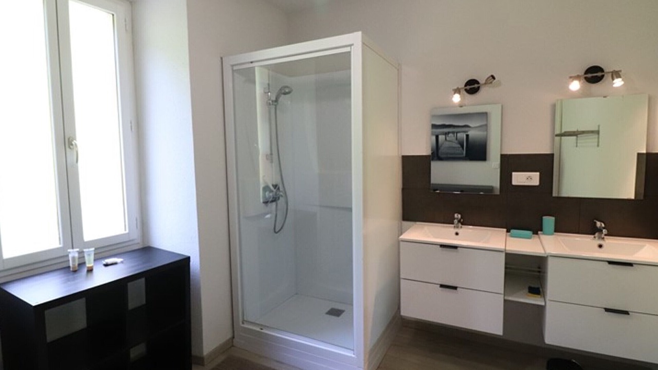 Photo of Bathroom in Thiezac