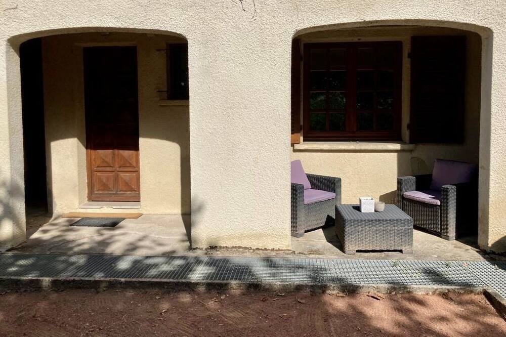 Photo of Outdoor in La Roche-Vineuse