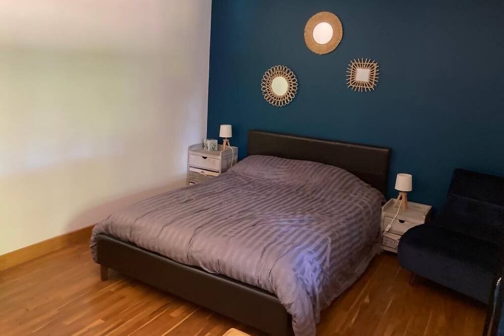 Photo of Bedroom in La Roche-Vineuse