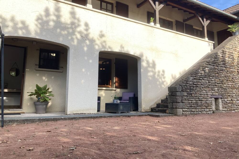 Photo of Outdoor in La Roche-Vineuse