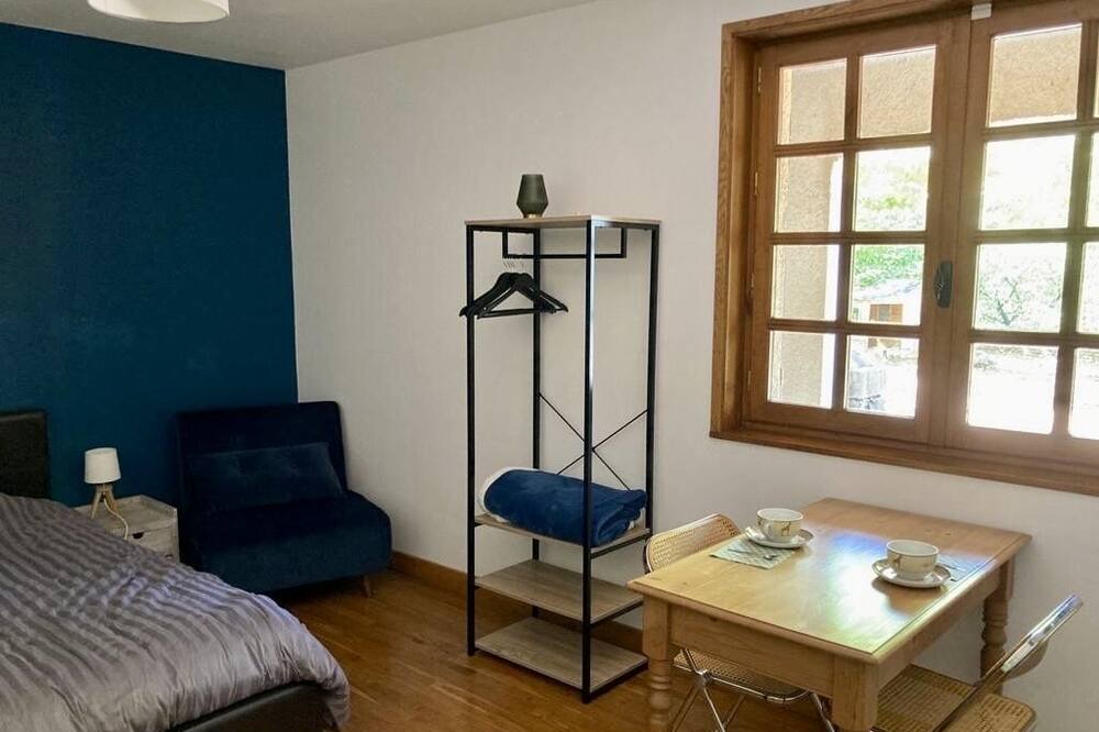 Photo of Bedroom in La Roche-Vineuse