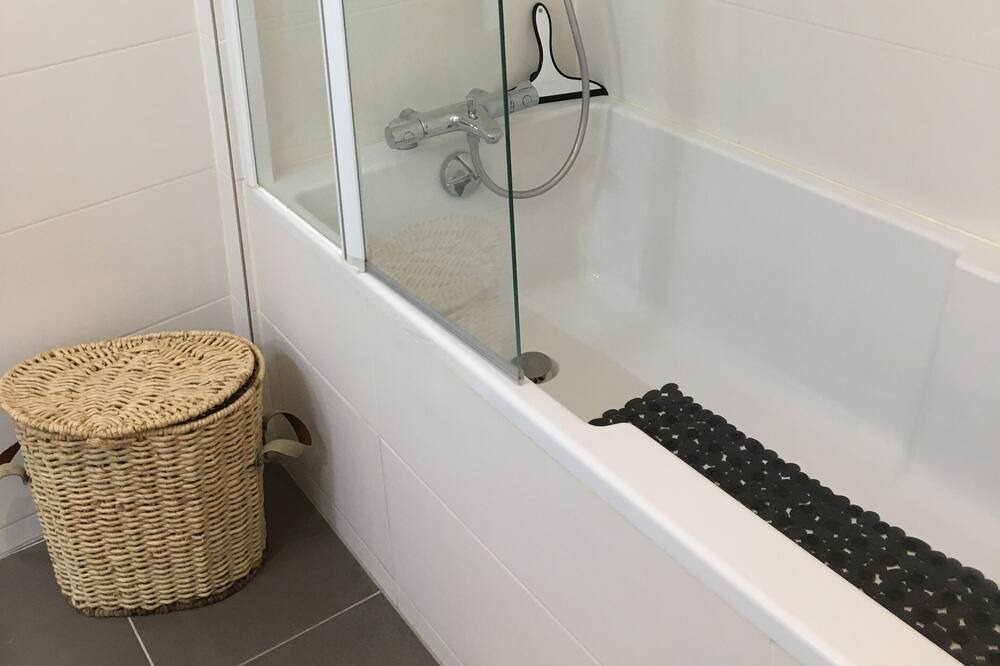 Photo of Bathroom in Chatenay-Malabry