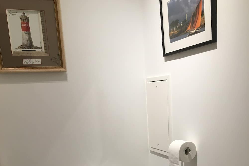 Photo of Bathroom in Chatenay-Malabry