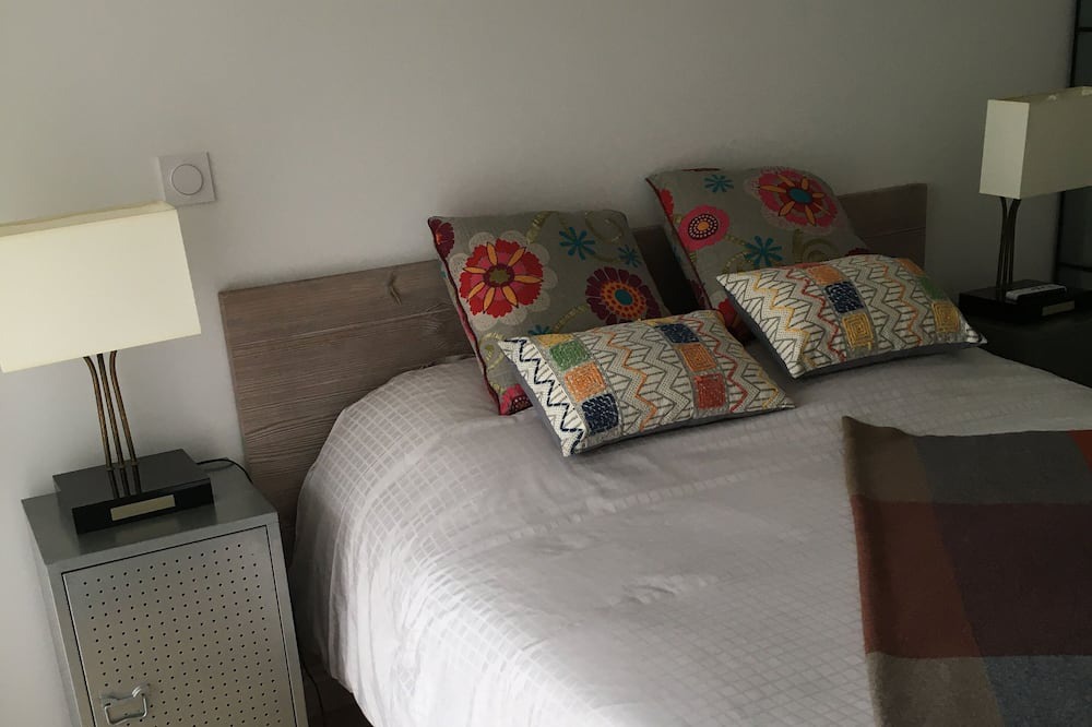 Photo of Bedroom in Chatenay-Malabry