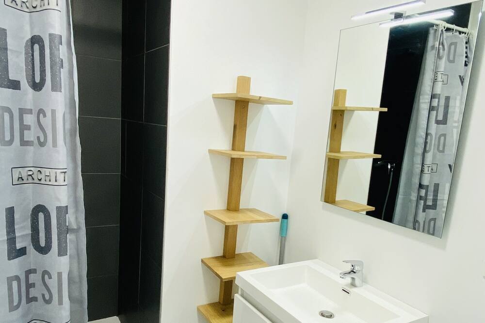 Photo of Bathroom in Rodez