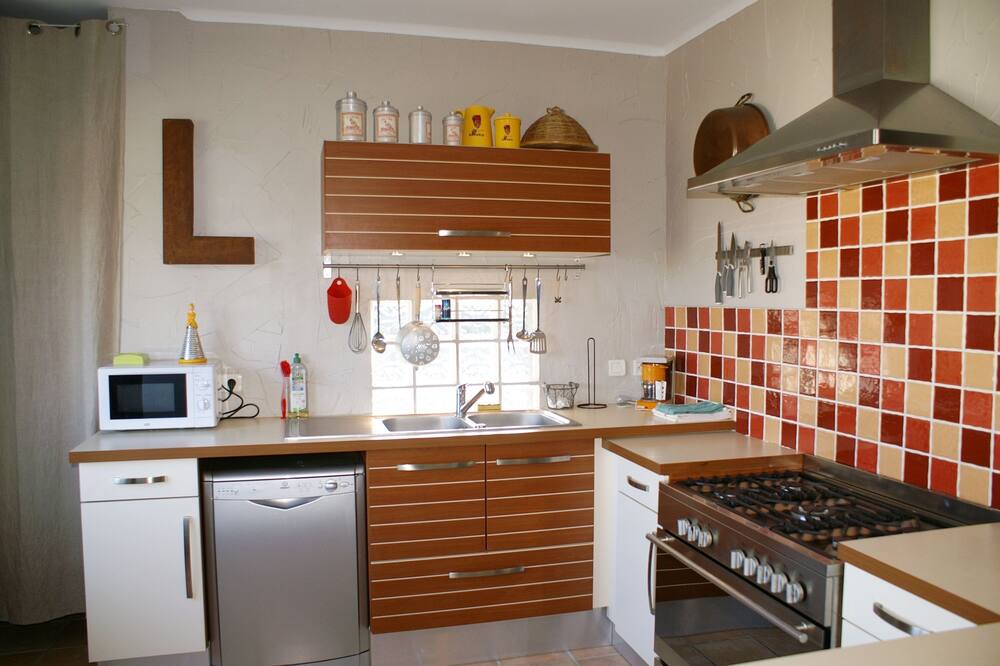 Photo of Kitchen in Montferrand-le-Chateau