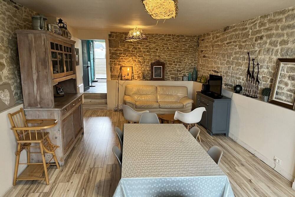 Photo of Livingroom in Montferrand-le-Chateau