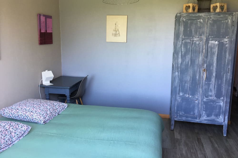 Photo of Bedroom in Montferrand-le-Chateau
