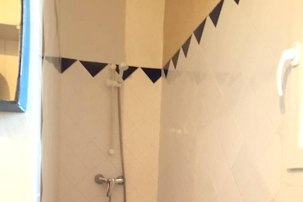 Photo of Bathroom in Richerenches