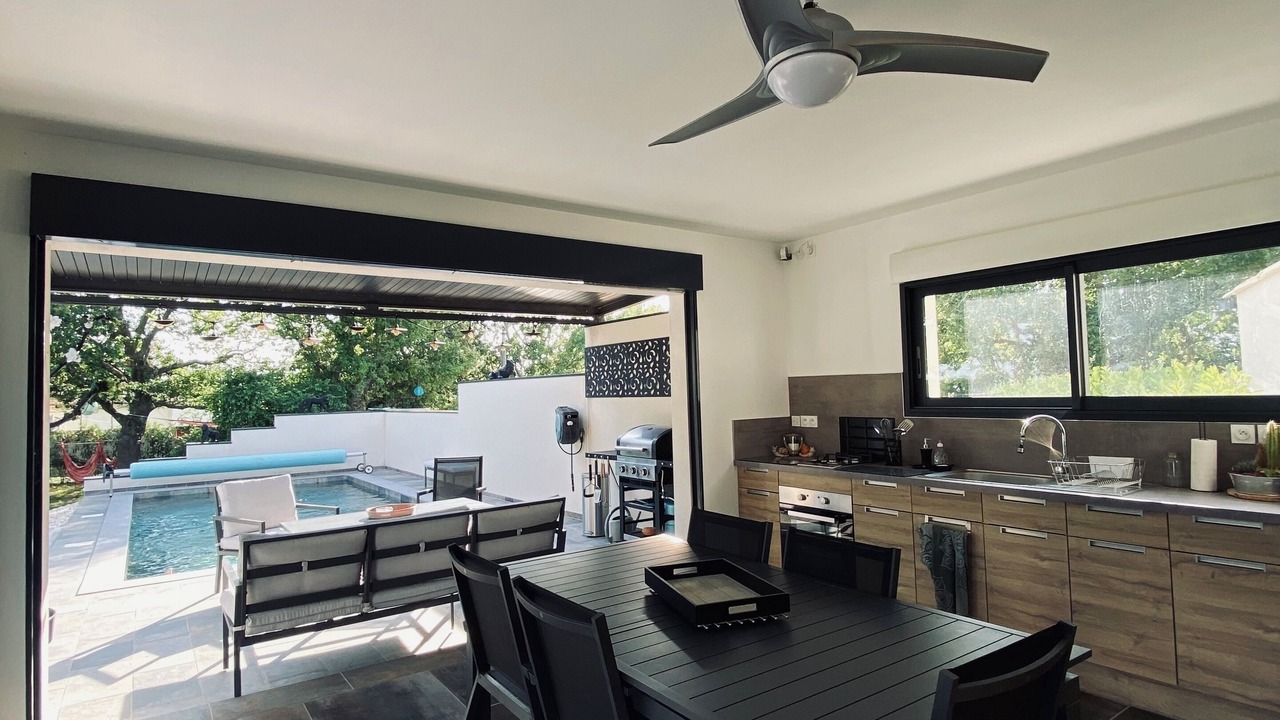Photo of Outdoor in Sainte-Cecile-les-Vignes