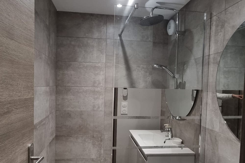 Photo of Bathroom in Vif