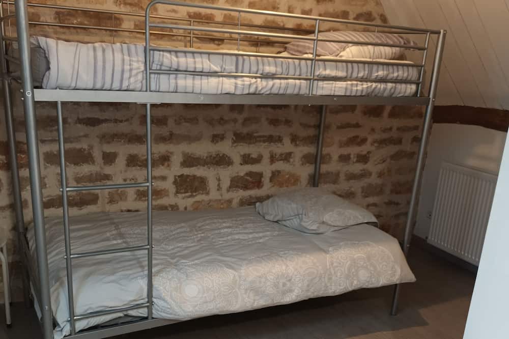 Photo of Bedroom in Saint-Ambreuil