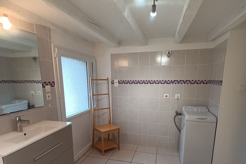 Photo of Bathroom in Saint-Ambreuil