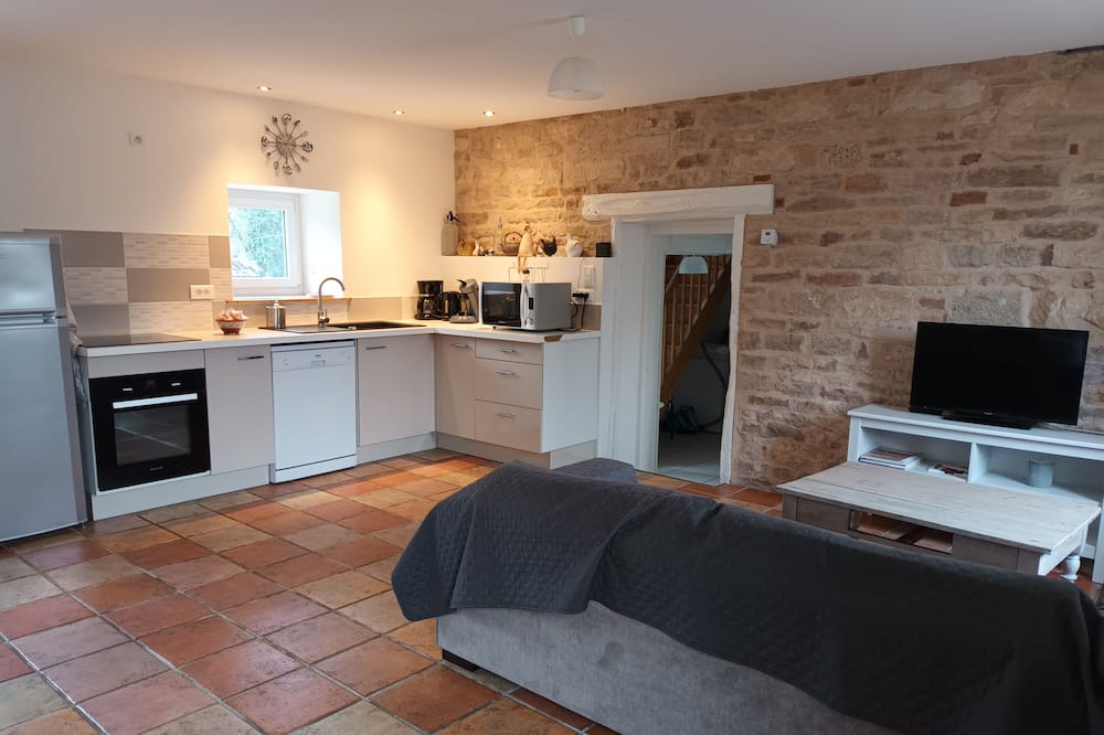 Photo of Kitchen in Saint-Ambreuil