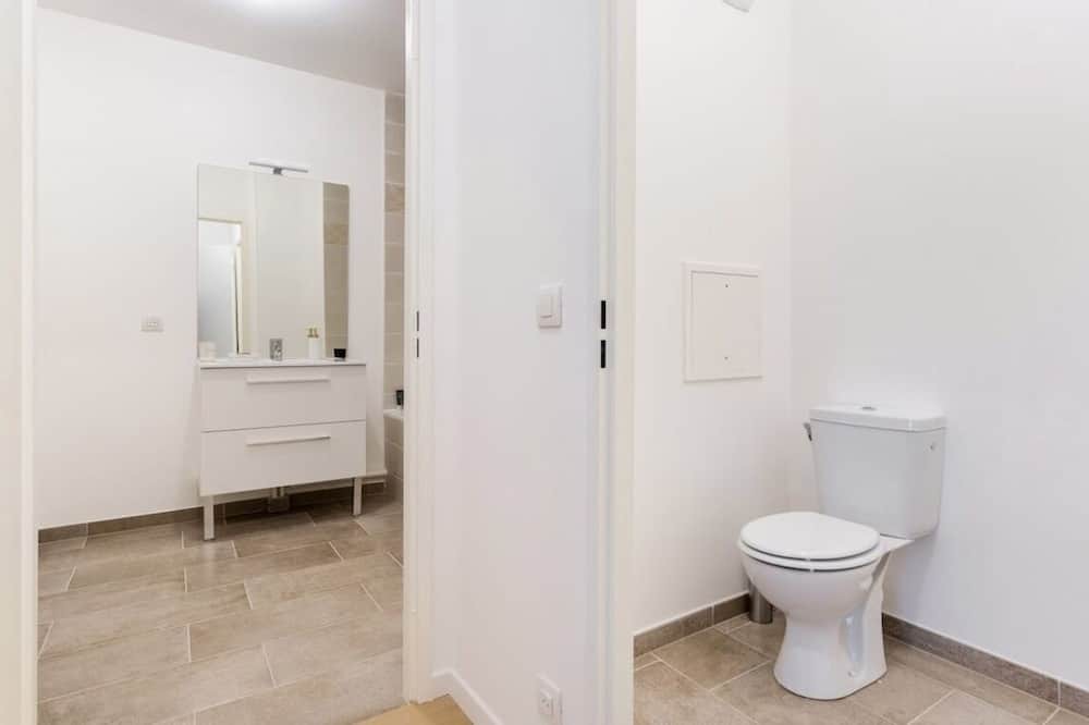 Photo of Bathroom in Chatenay-Malabry