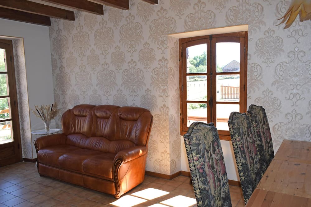 Photo of Livingroom in Marcheseuil