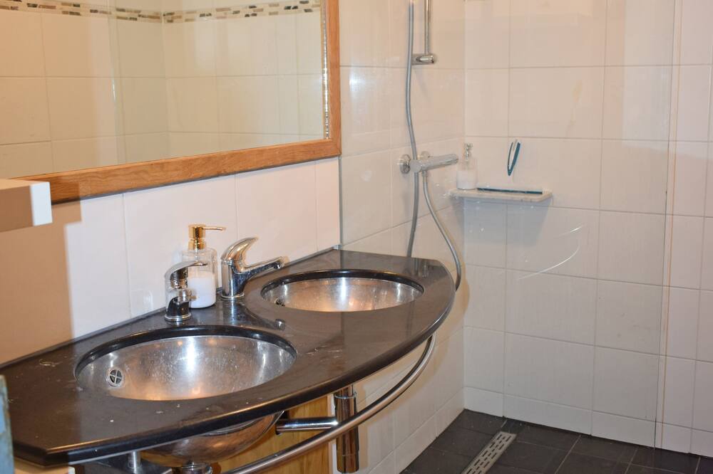 Photo of Bathroom in Marcheseuil