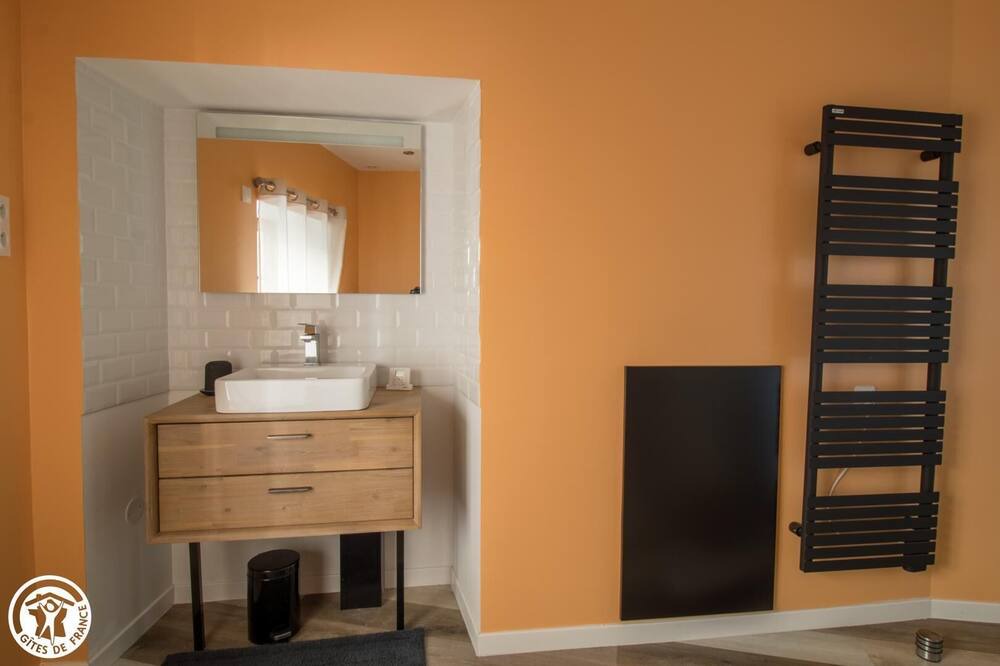 Photo of Bathroom in Montpeyroux