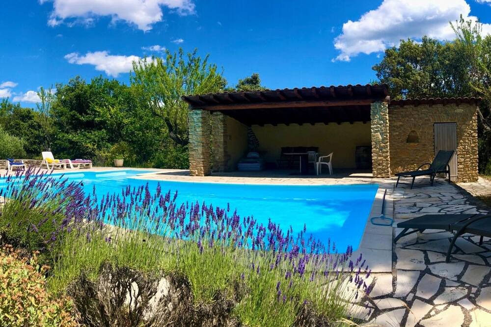 Photo of Outdoor in La Roque-sur-Pernes
