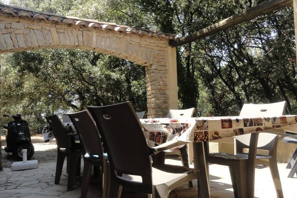 Photo of Outdoor in La Roque-sur-Pernes