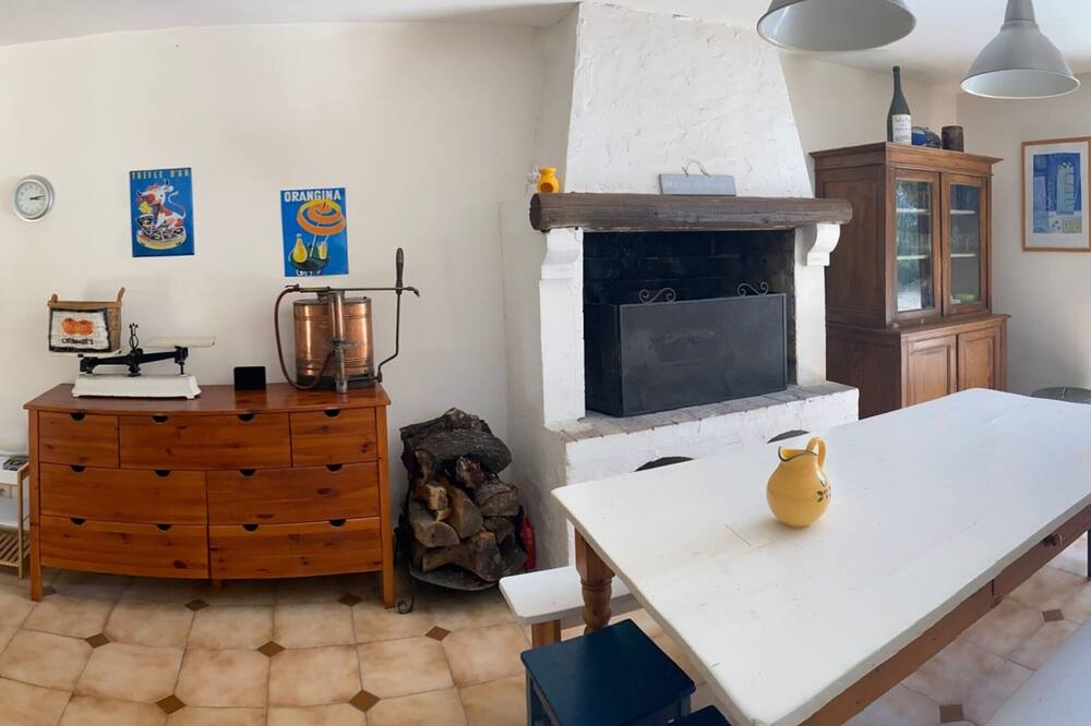 Photo of Others in La Roque-sur-Pernes