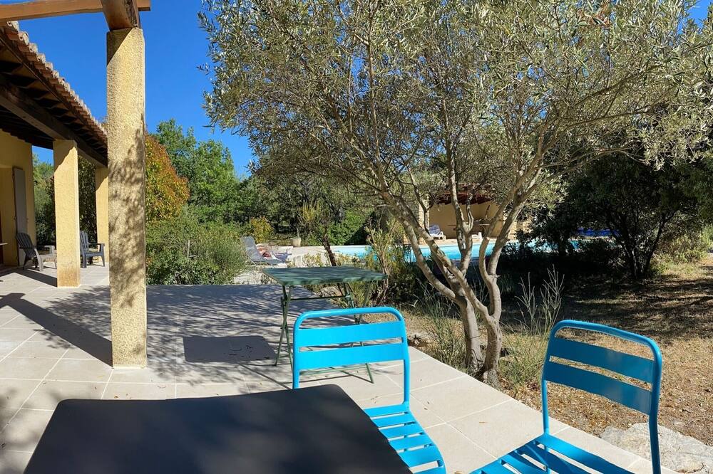 Photo of Outdoor in La Roque-sur-Pernes
