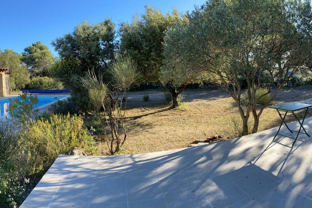 Photo of Outdoor in La Roque-sur-Pernes