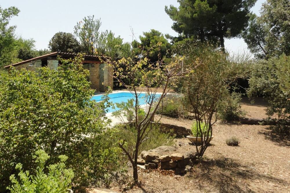 Photo of Outdoor in La Roque-sur-Pernes