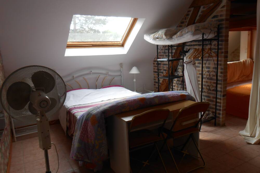 Photo of Bedroom in Saint-Pere