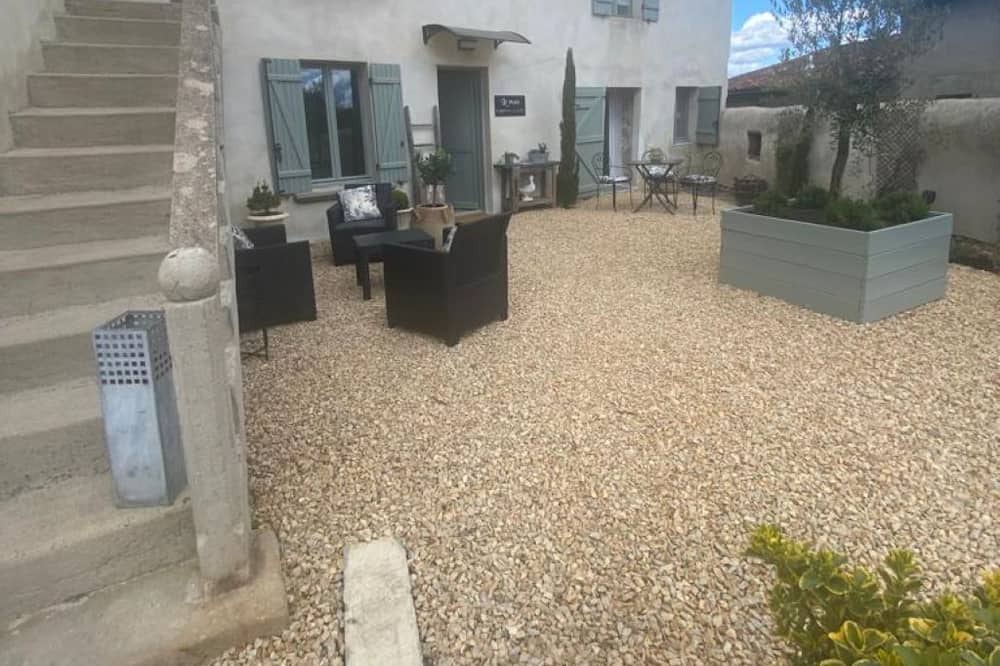Photo of Outdoor in Egliseneuve-pres-Billom
