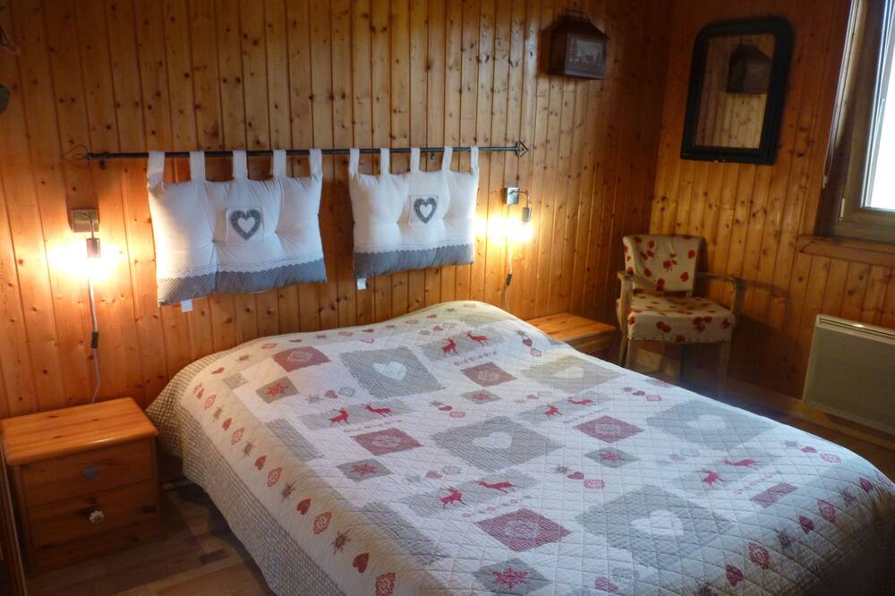 Photo of Bedroom in Hauterive-la-Fresse