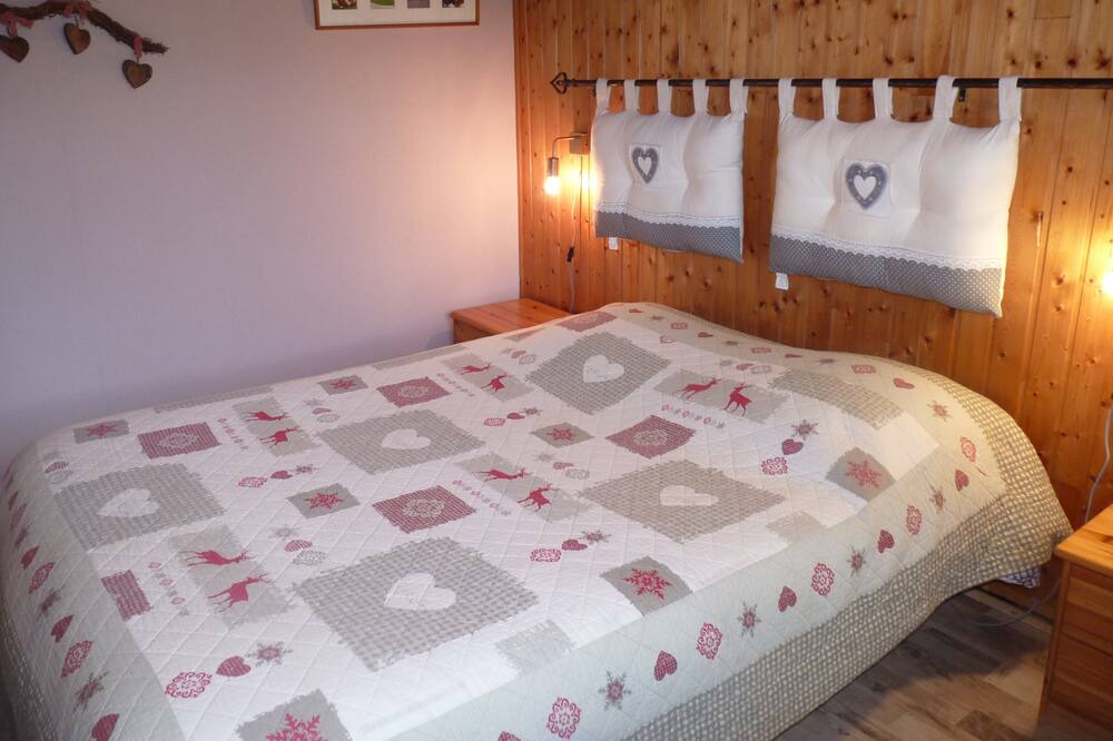 Photo of Bedroom in Hauterive-la-Fresse