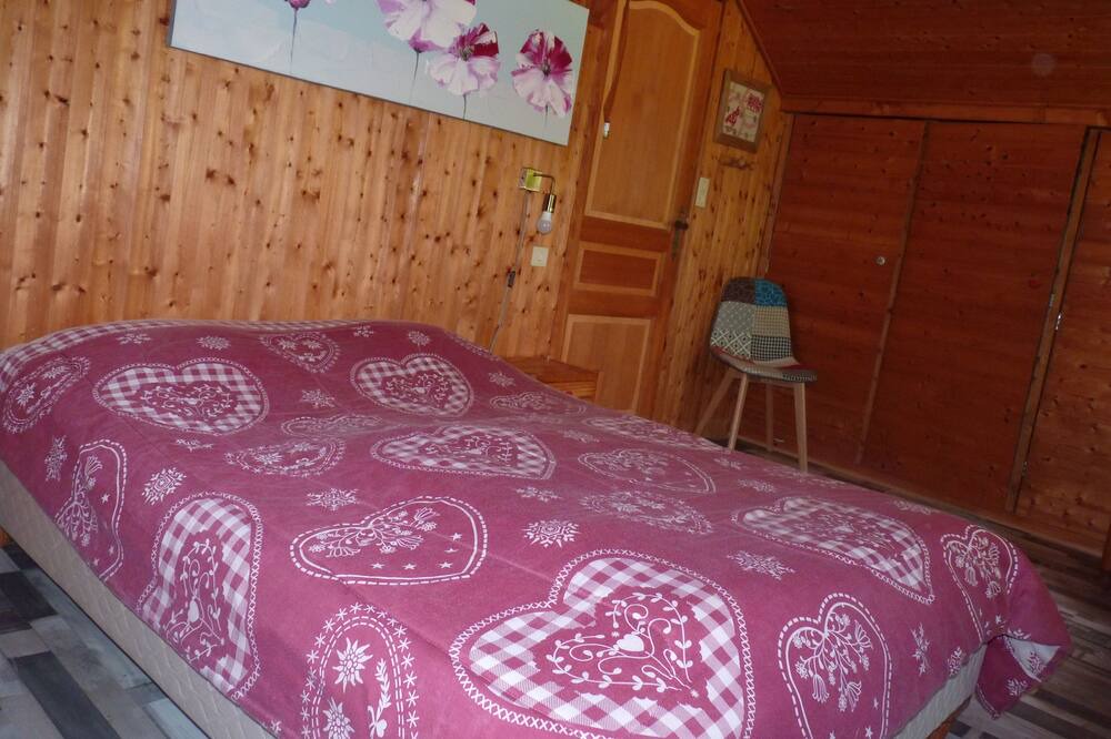 Photo of Bedroom in Hauterive-la-Fresse