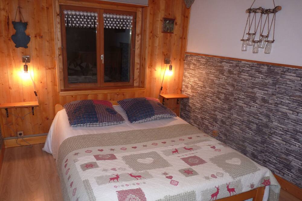 Photo of Bedroom in Hauterive-la-Fresse