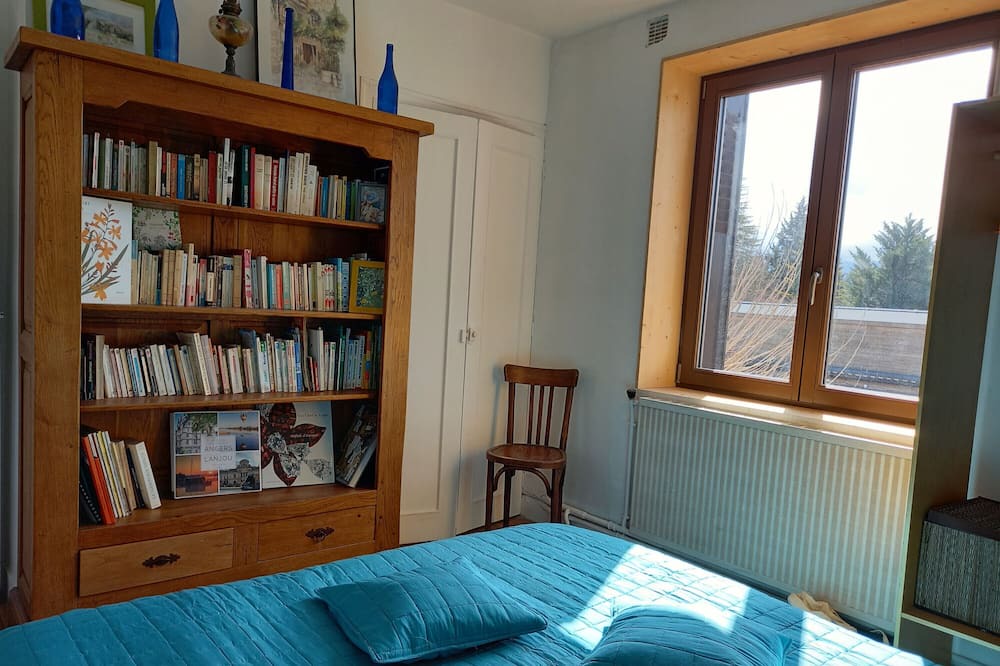 Photo of Bedroom in Crest