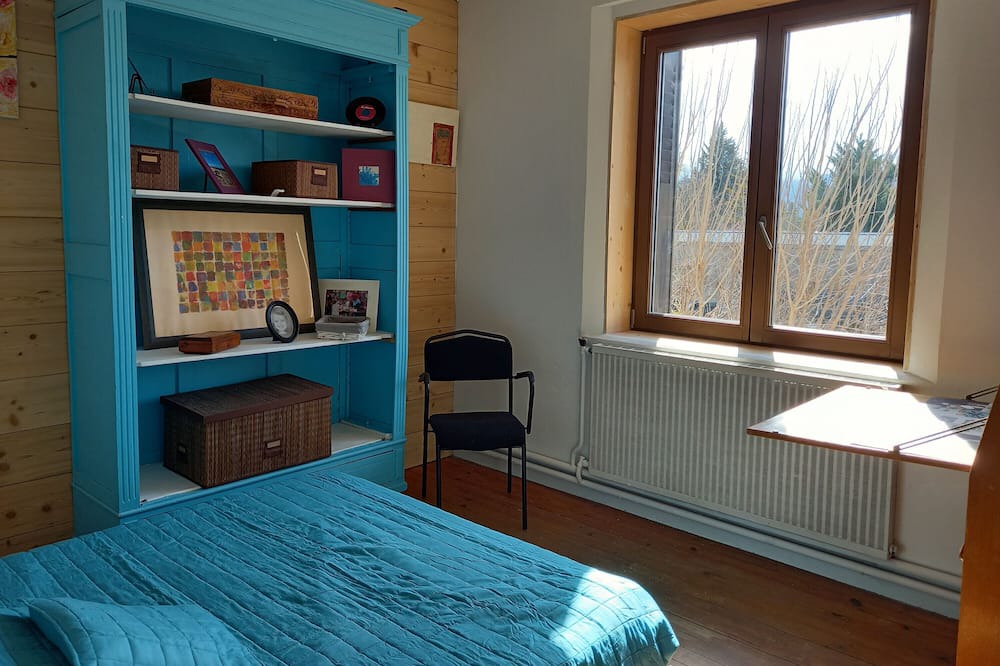 Photo of Bedroom in Crest