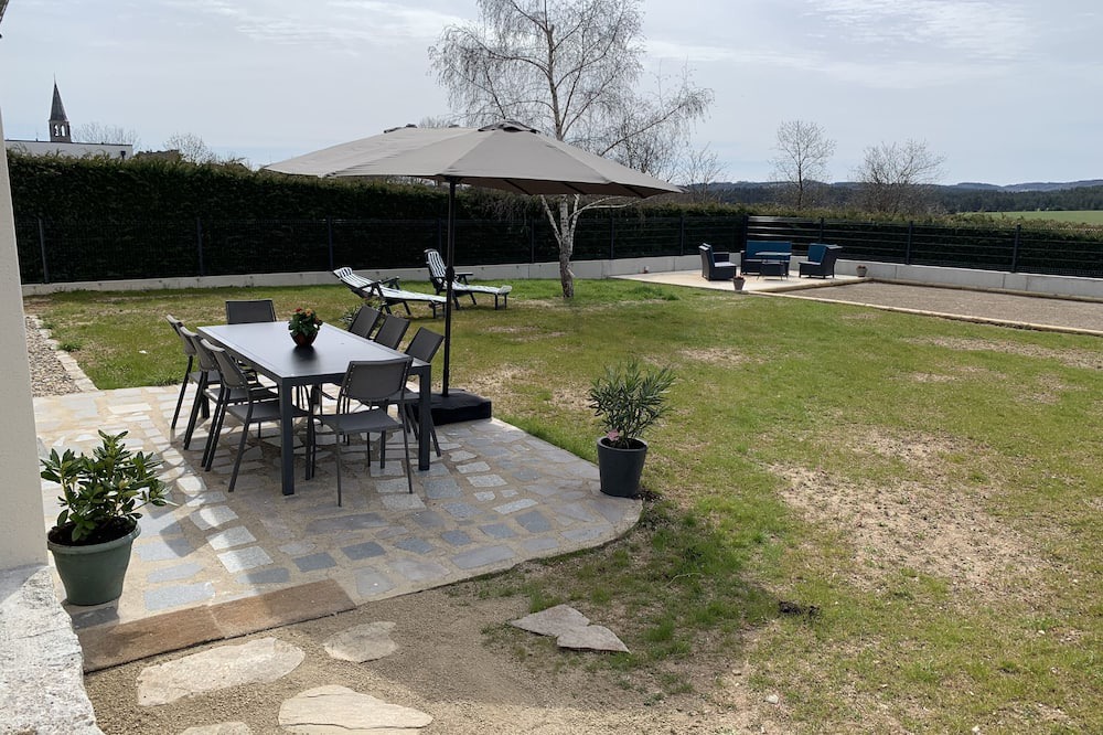 Photo of Outdoor in La Chaze-de-Peyre