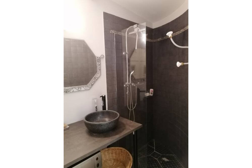 Photo of Bathroom in Vigneux-sur-Seine