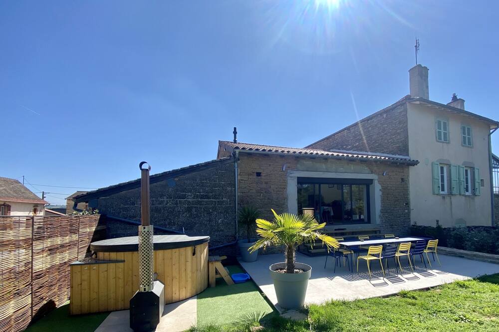 Photo of Outdoor in Prisse