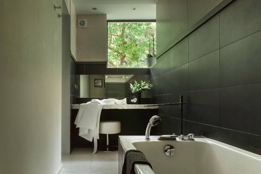 Photo of Bathroom in Venasque