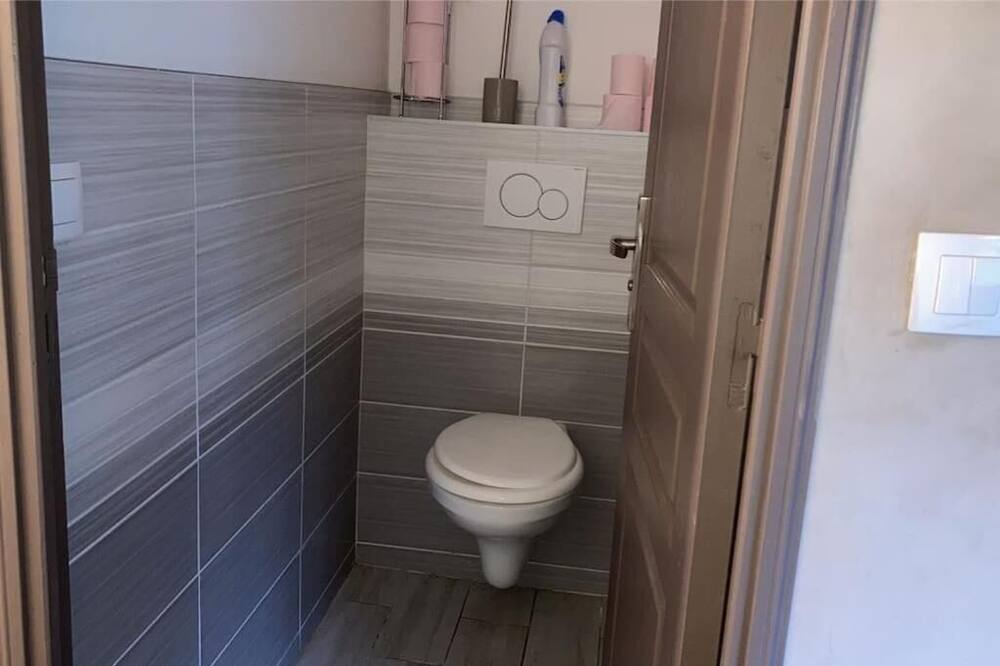 Photo of Bathroom in Up 1.5 Saint-Ferreol