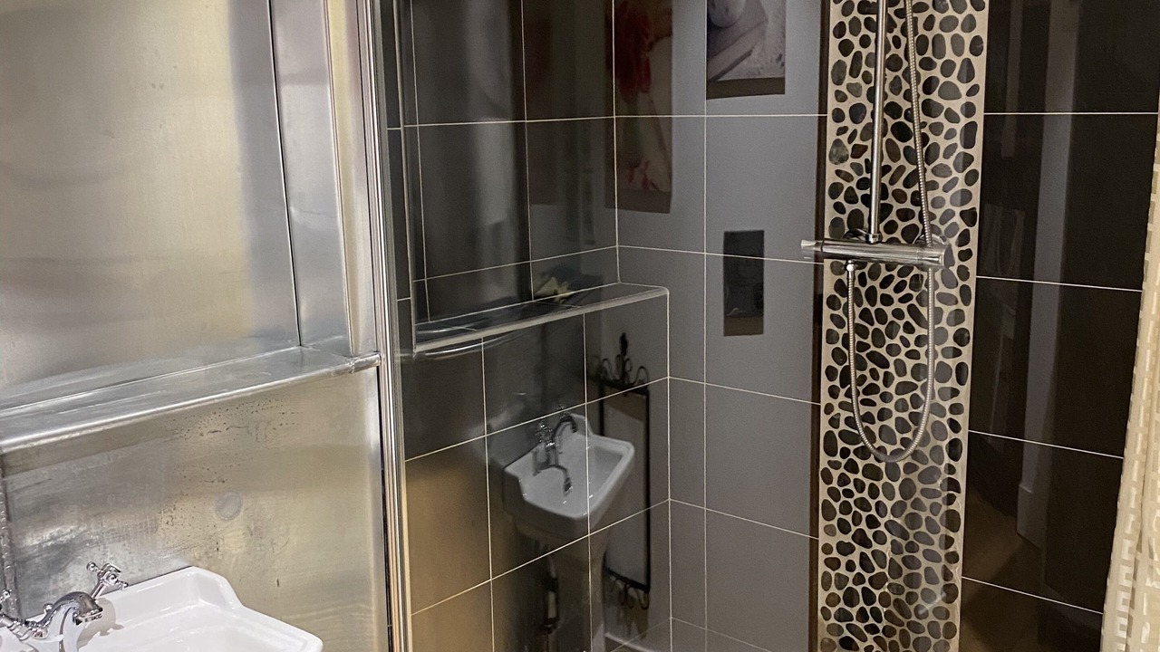 Photo of Bathroom in Ep 21 - Saint-Paul