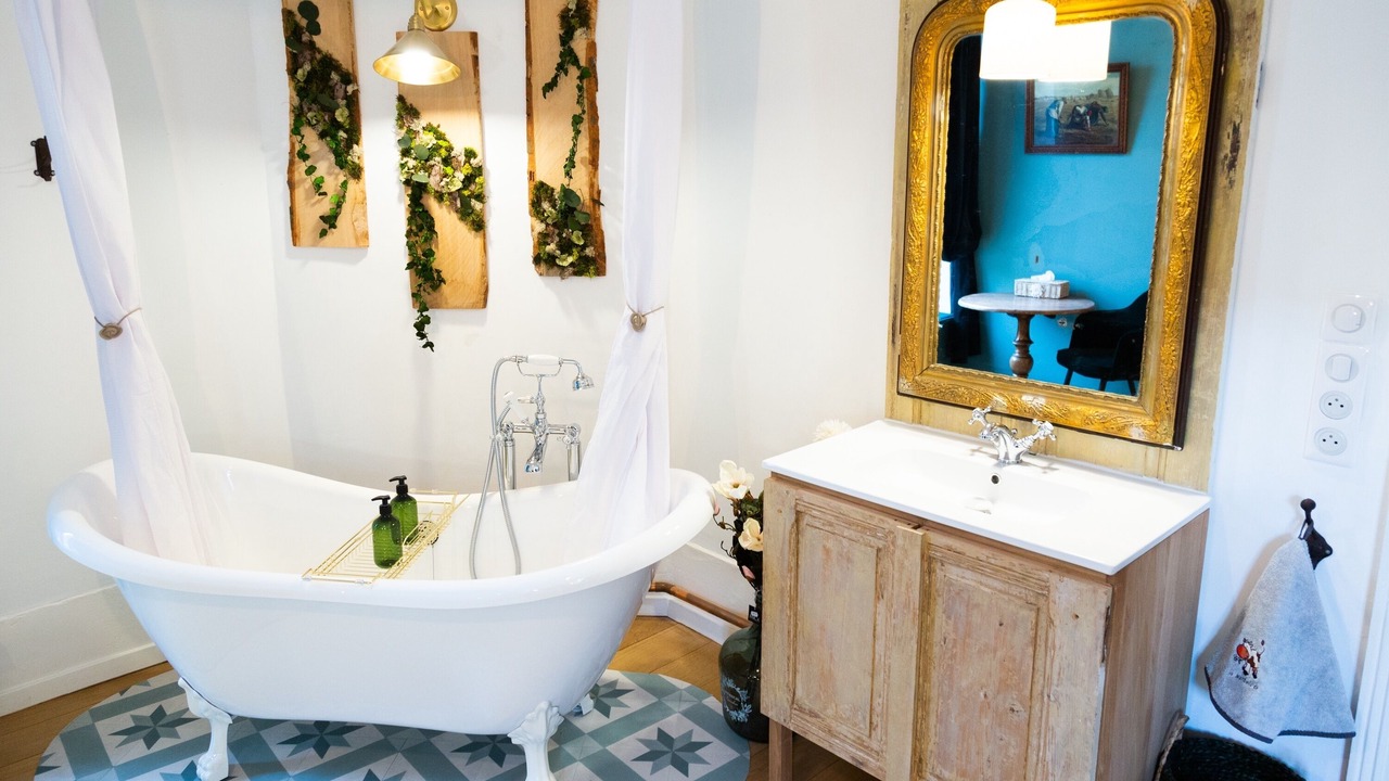 Photo of Bathroom in Ep 21 - Saint-Paul