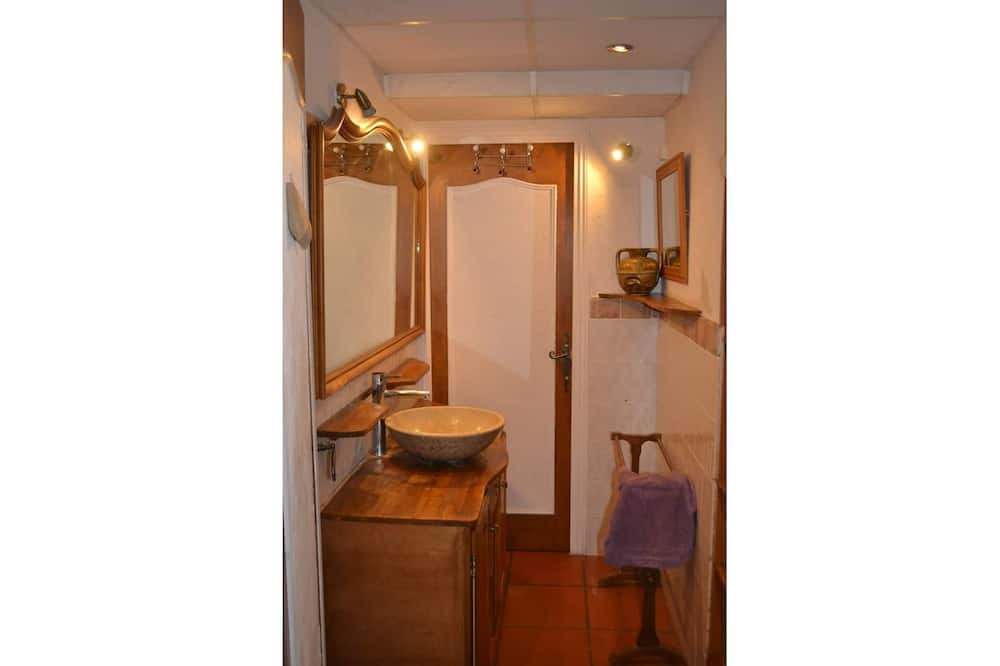 Photo of Bathroom in Chateauneuf-du-Rhone