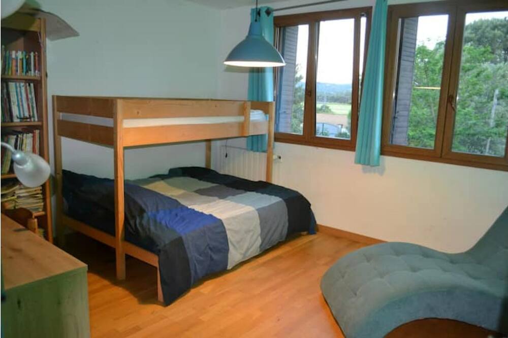 Photo of Bedroom in Chateauneuf-du-Rhone