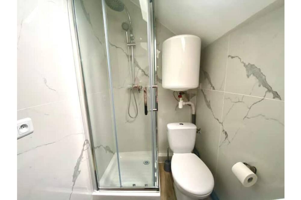 Photo of Bathroom in Longjumeau